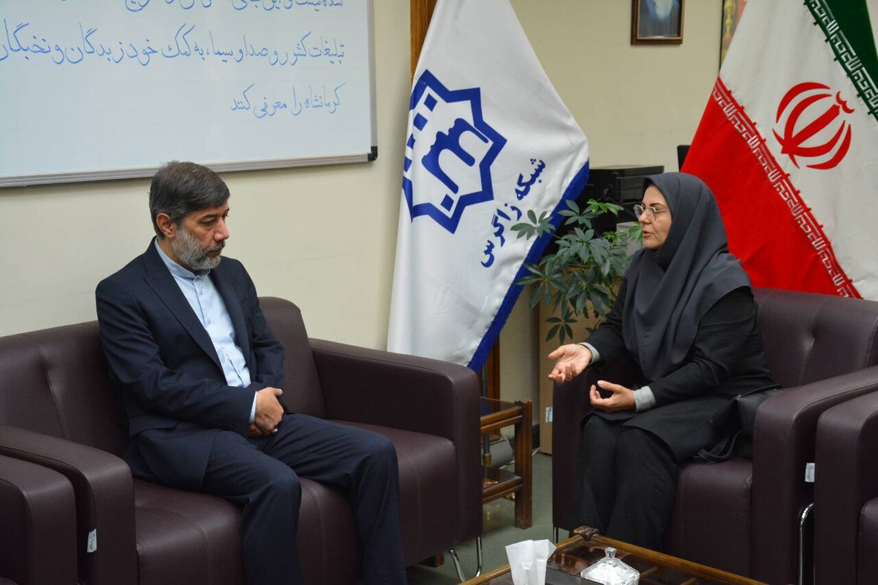 دیدار سرپرست کتابخانههای عمومی استان کرمانشاه با مدیرکل صداوسیمای استان