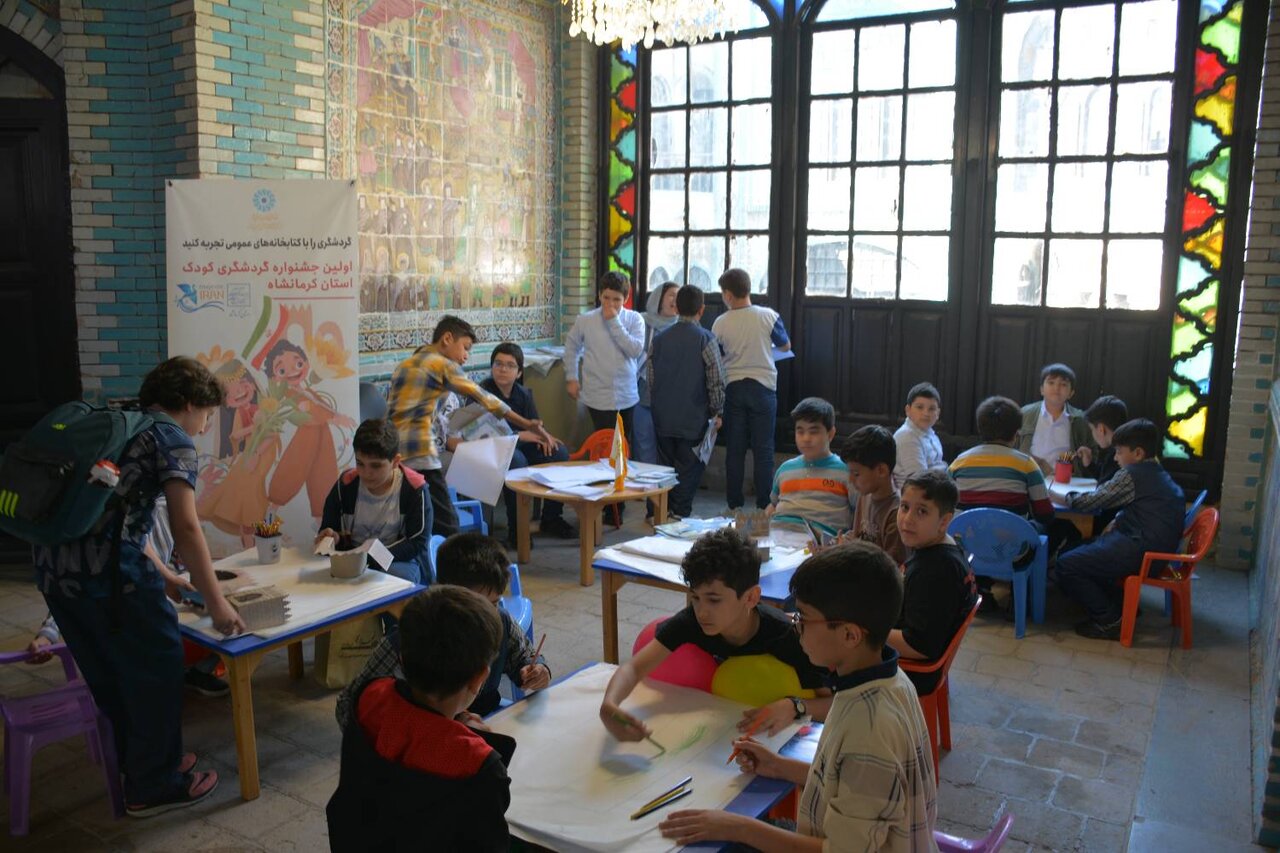 غرفه کتابخانه‌های عمومی، نقش مهمی در ترویج فرهنگ مطالعه میان کودکان دارد