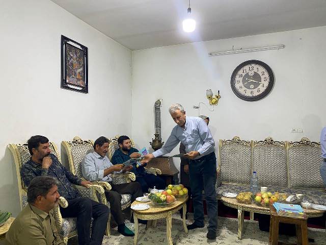 جشن امضای کتاب «فرهنگ مصور حیوانات در گویش الیکایی» در آرادان برگزار شد