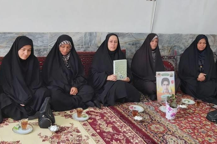 ویژه‌برنامه «ما فاتحان قله‌ایم» در کتابخانه‌های عمومی استان خراسان رضوی برگزار شد