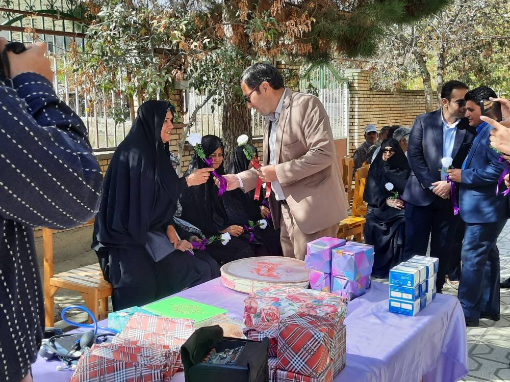 جشنواره «کسب‌وکار کوچک» ویژه سالمندان در راز و جرگلان