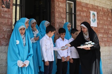 افتتاح سومین نمایشگاه کسب و کارهای کوچک در کتابخانه عمومی شهدای کیگا