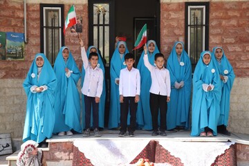 افتتاح سومین نمایشگاه کسب و کارهای کوچک در کتابخانه عمومی شهدای کیگا