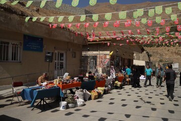 افتتاح سومین نمایشگاه کسب و کارهای کوچک در کتابخانه عمومی شهدای کیگا