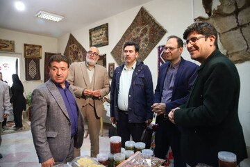 افتتاح سومین نمایشگاه کسب و کارهای کوچک در کتابخانه عمومی شهدای کیگا