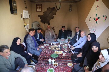 افتتاح سومین نمایشگاه کسب و کارهای کوچک در کتابخانه عمومی شهدای کیگا