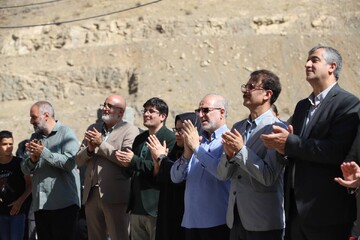 افتتاح سومین نمایشگاه کسب و کارهای کوچک در کتابخانه عمومی شهدای کیگا