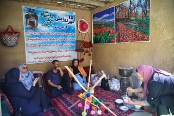 افتتاح سومین نمایشگاه کسب و کارهای کوچک در کتابخانه عمومی شهدای کیگا