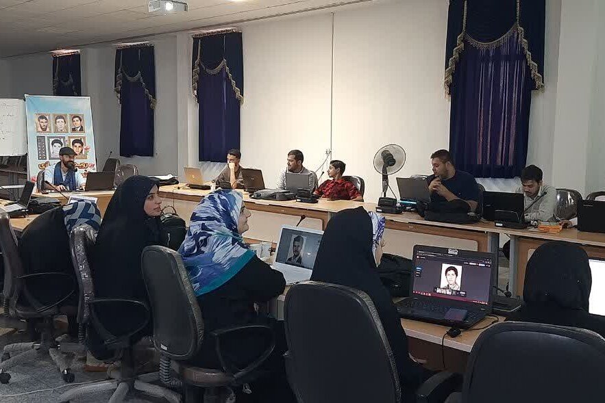 کارگاه آموزش بازسازی تصاویر قدیمی شهدا با بهره‌گیری از هوش مصنوعی در گلپایگان برگزار شد