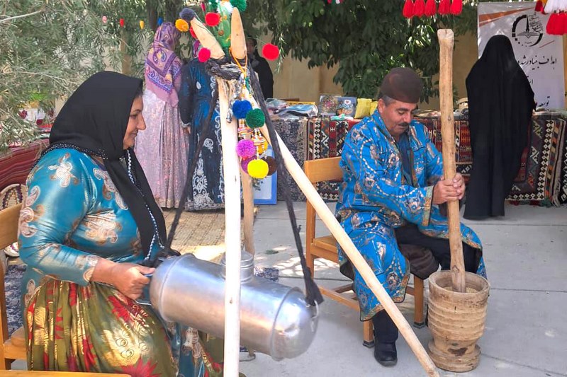 برگزاری نمایشگاه صنایعدستی و آثار فرهنگی در کتابخانه عمومی شهید لاجوردی رودفاریاب