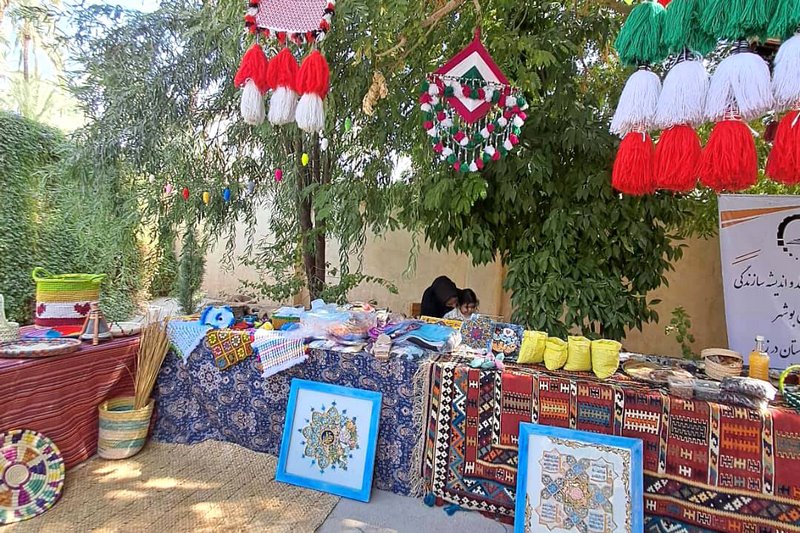 برگزاری نمایشگاه صنایع‌دستی و آثار فرهنگی در کتابخانه عمومی شهید لاجوردی رودفاریاب