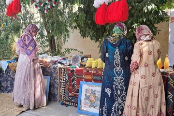 برگزاری نمایشگاه صنایع‌دستی و آثار فرهنگی در کتابخانه عمومی شهید لاجوردی رودفاریاب