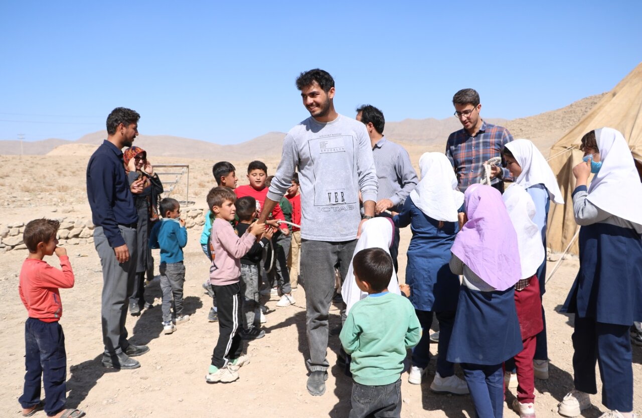 عطر کتاب در چادرهای عشایر سملقان پیچید