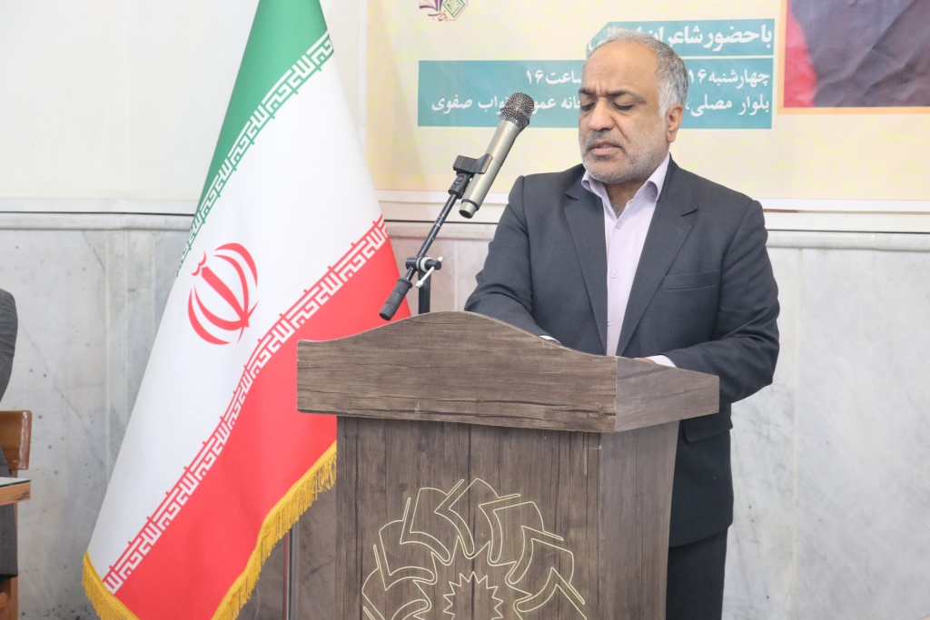 محفل شعرخوانی «سید عزیز» در کتابخانه عمومی شهید نواب صفوی مشهد برگزار شد