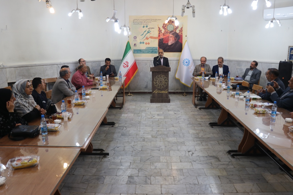 محفل شعرخوانی «سید عزیز» در کتابخانه عمومی شهید نواب صفوی مشهد برگزار شد