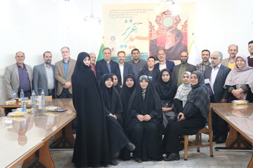 محفل شعرخوانی «سید عزیز» به همت محفل ادبی رواق ادب اداره کل کتابخانه های عمومی خراسان رضوی و مشارکت محفل شکوه خراسان کتابخانه عمومی شهید نواب صفوی مشهد