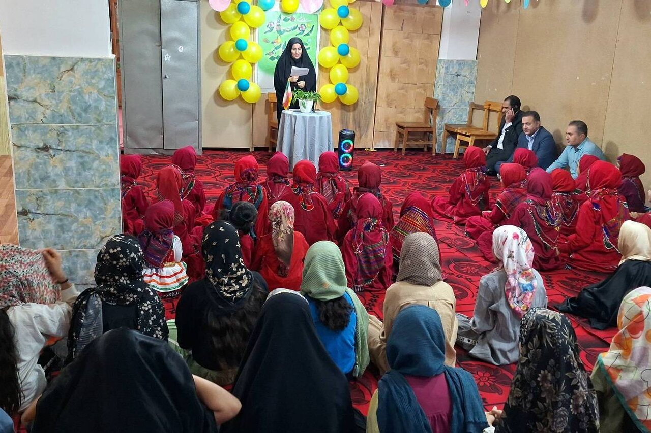 آیین گرامیداشت روز ملی روستا و عشایر در کتابخانه عمومی صفی‌آباد برگزار شد