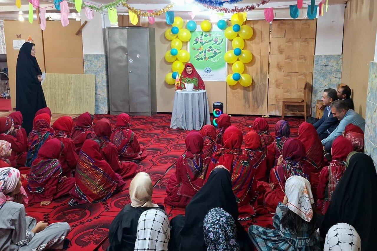 آیین گرامیداشت روز ملی روستا و عشایر در کتابخانه عمومی صفی‌آباد برگزار شد