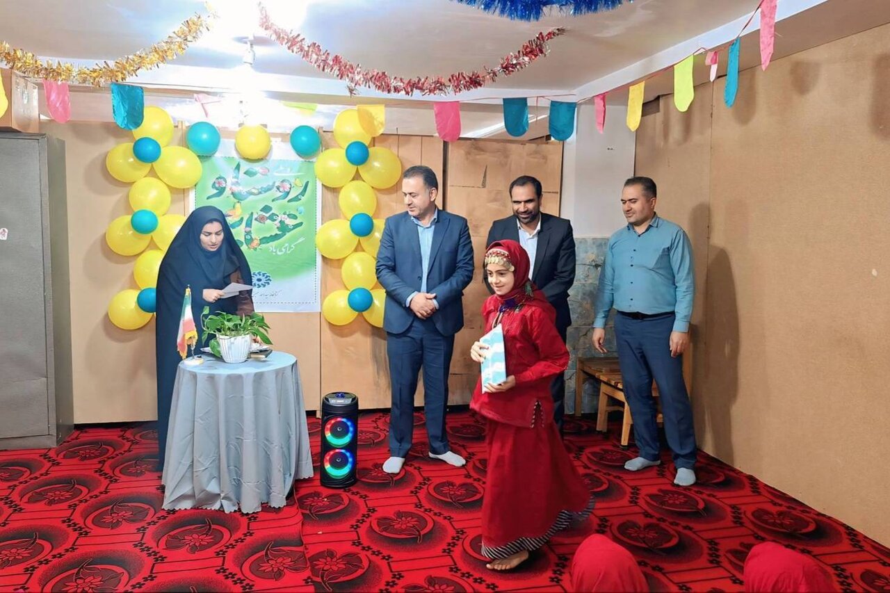 آیین گرامیداشت روز ملی روستا و عشایر در کتابخانه عمومی صفیآباد برگزار شد