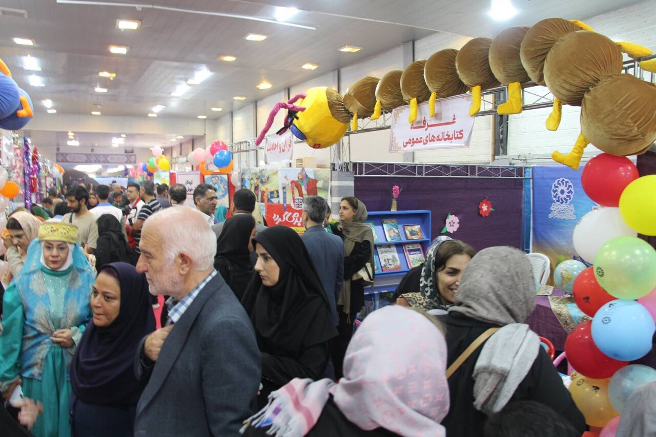غرفه کتابخانه‌های عمومی شهرستان گرگان در نمایشگاه هفته کودک برپا شد