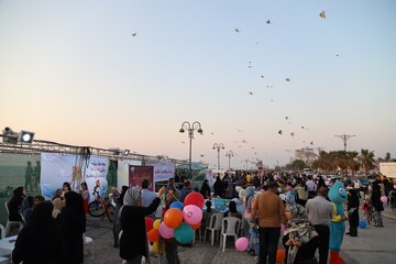 برپایی غرفه فرهنگی کتابخانه‌های عمومی بوشهر در جشن پرواز بادبادک‌ها