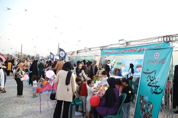 برپایی غرفه فرهنگی کتابخانه‌های عمومی بوشهر در جشن پرواز بادبادک‌ها