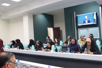 رونمایی پوستر مسابقه کتابخوانی از جلد اول کتاب یادگارهای یزد همزمان با هفته نکوداشت استاد ایرج افشار یزدی