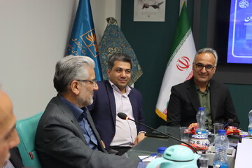 رونمایی پوستر مسابقه کتابخوانی از جلد اول کتاب یادگارهای یزد همزمان با هفته نکوداشت استاد ایرج افشار یزدی