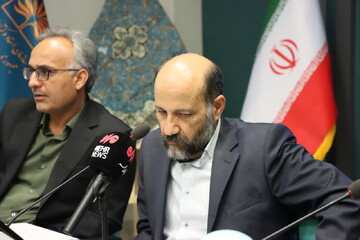 رونمایی پوستر مسابقه کتابخوانی از جلد اول کتاب یادگارهای یزد همزمان با هفته نکوداشت استاد ایرج افشار یزدی