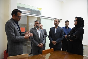 بازدید از کتابخانه امام خمینی (ره) سمنان