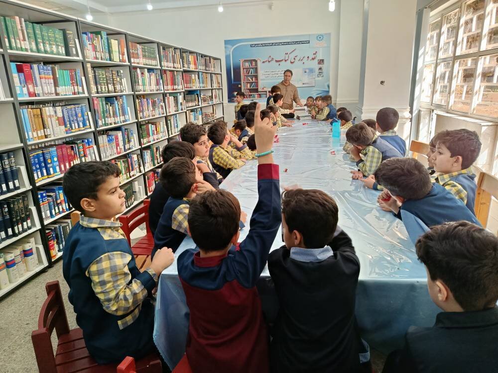 ویژه‌برنامه روز جهانی کودک در کتابخانه غدیر خرم‌آباد برگزار شد