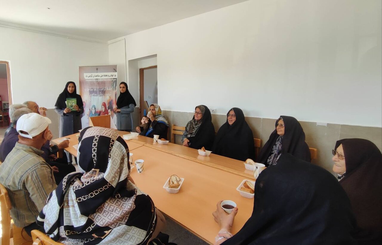 کارگاه تخصصی «خانواده و نحوه تعامل صحیح» در پیشقلعه برگزار شد