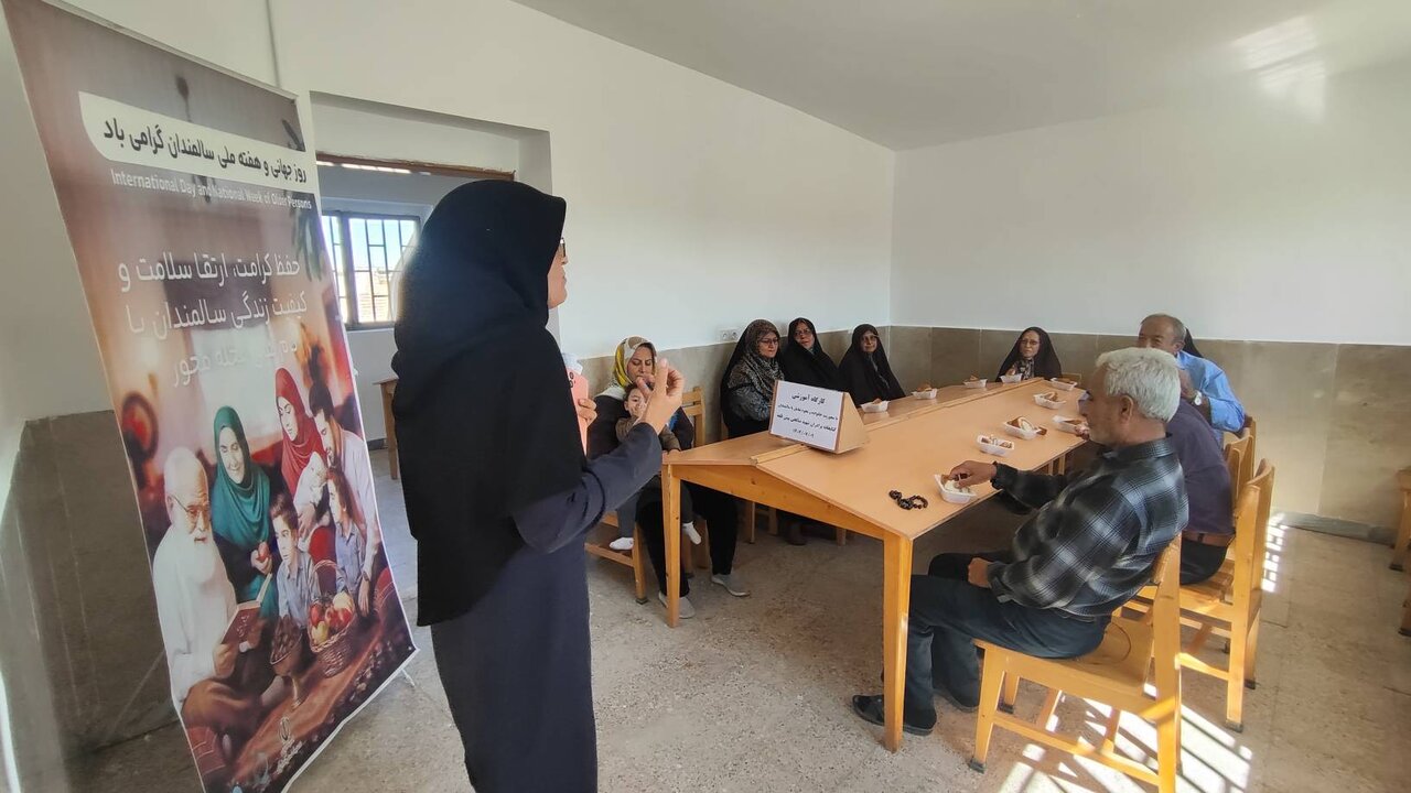 کارگاه تخصصی «خانواده و نحوه تعامل صحیح» در پیش‌قلعه برگزار شد