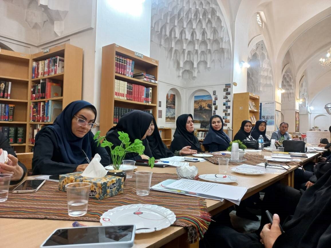 دومین گردهمایی مسئولان کتابخانههای عمومی شهرستان کرمان برگزار شد