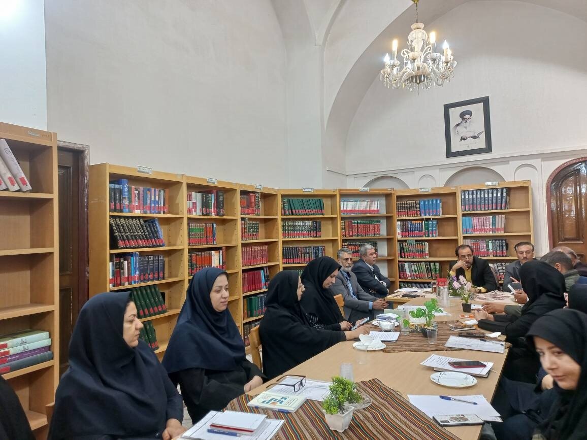 دومین گردهمایی مسئولان کتابخانه‌های عمومی شهرستان کرمان برگزار شد