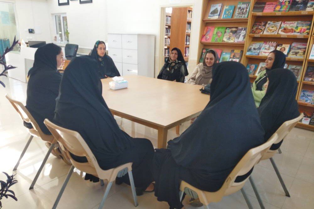 برگزاری کارگاه آموزشی «سلامت روان در سالمندی» توسط کتابخانه‌های عمومی شهرستان مرند