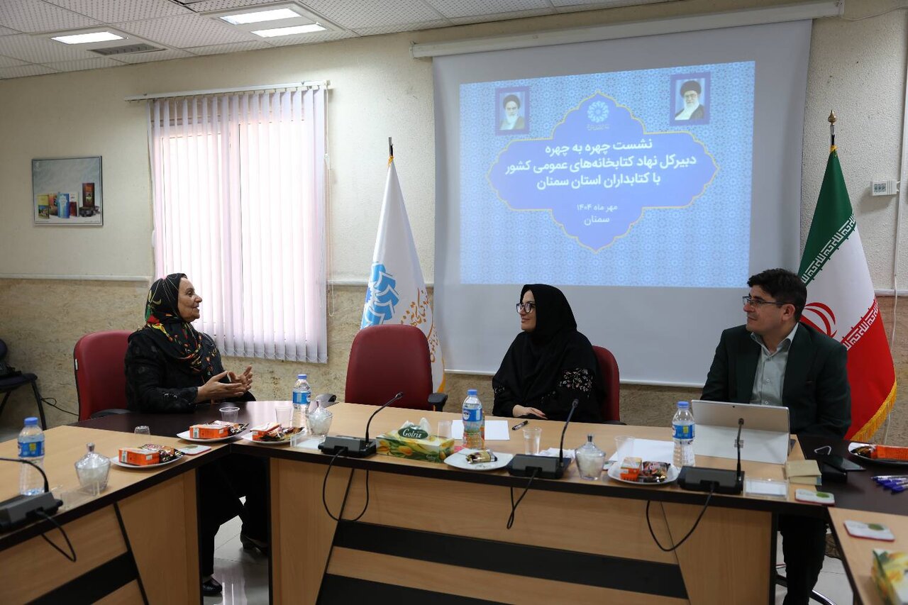 بازدید از ۶ کتابخانه عمومی در سمنان و ایوانکی / ادای احترام به مقام شهدای گمنام