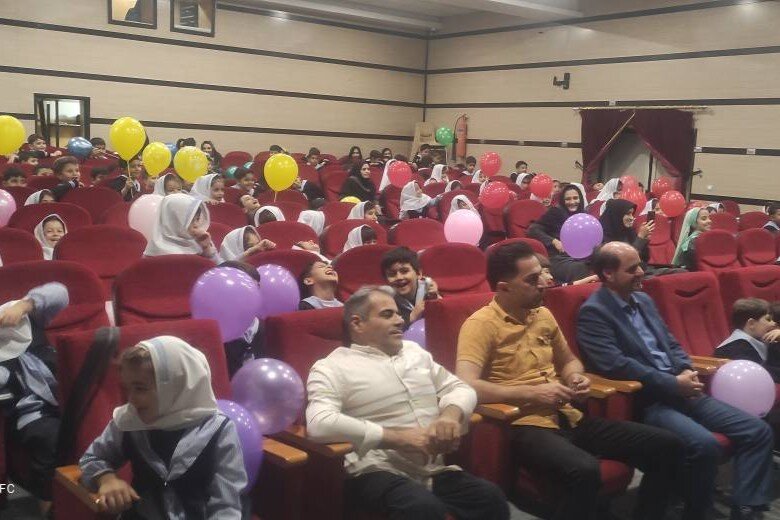 برنامه‌های فرهنگی و نمایشی ویژه کودکان آذرشهری اجرا شد