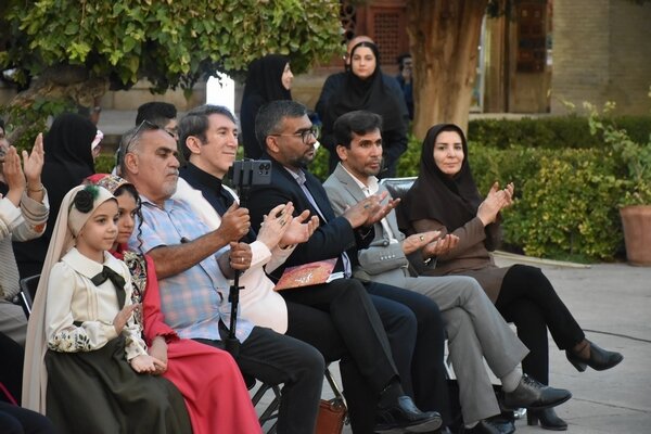 کتاب «نقل و نبات شیرازی» در حافظیه رونمایی شد