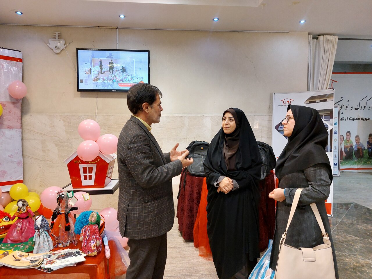 دیدار مدیرکل کتابخانه‌های عمومی آذربایجان‌غربی با مدیرعامل موسسه خیریه رفاه کودک و نوجوان ارومیه