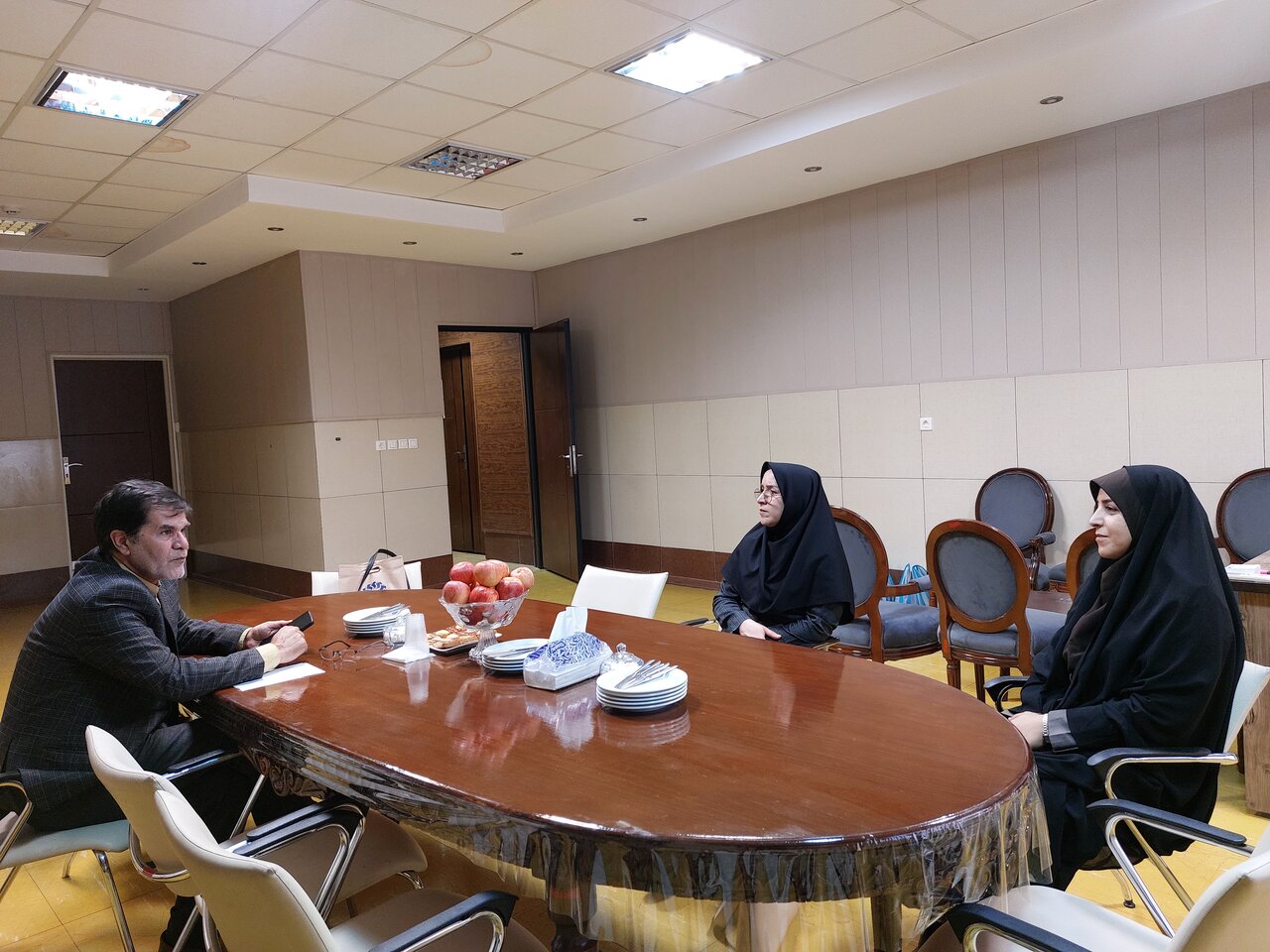دیدار مدیرکل کتابخانههای عمومی آذربایجانغربی با مدیرعامل موسسه خیریه رفاه کودک و نوجوان ارومیه