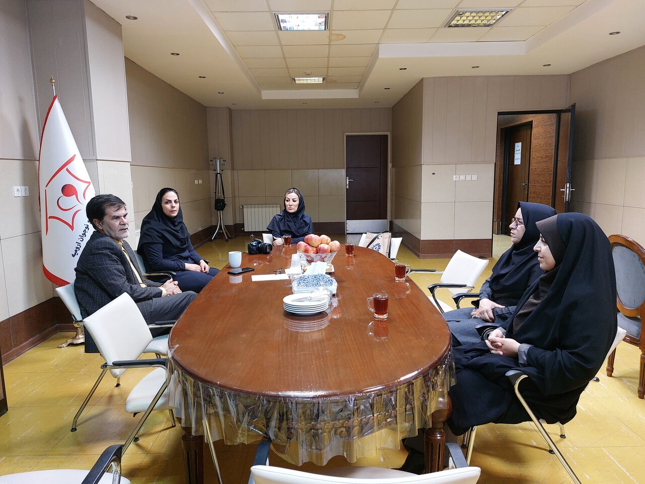 دیدار مدیرکل کتابخانههای عمومی آذربایجانغربی با مدیرعامل موسسه خیریه رفاه کودک و نوجوان ارومیه
