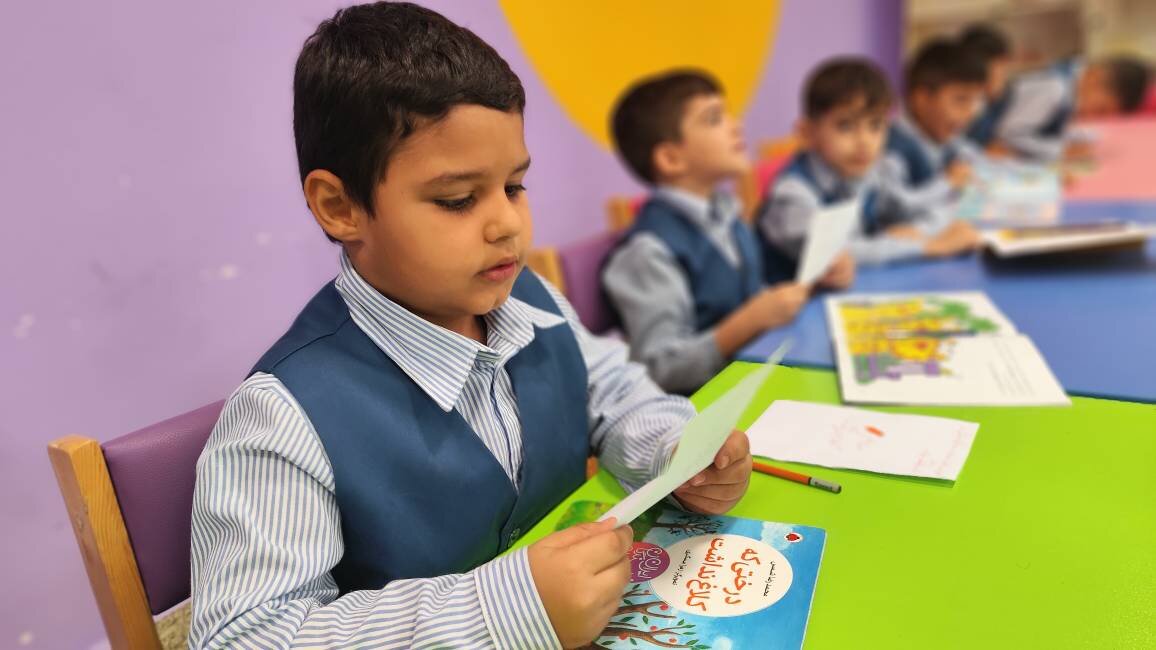 «ده دقیقه عاشقی با کتاب»؛ چالشی که جرقه دوستی پایدار با واژهها را زد