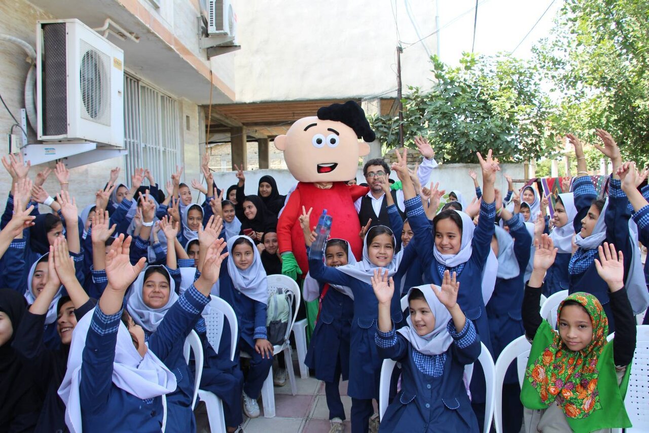 ویژه‌برنامه «کتاب و لبخند» و نمایشگاه «دستاورد و دانایی» در کتابخانه شهید یعقوب سقلی بندرترکمن