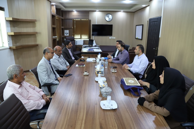 تقدیر مدیرکل کتابخانههای عمومی استان بوشهر از شهردار و رئیس شورای اسلامی شهر آبپخش