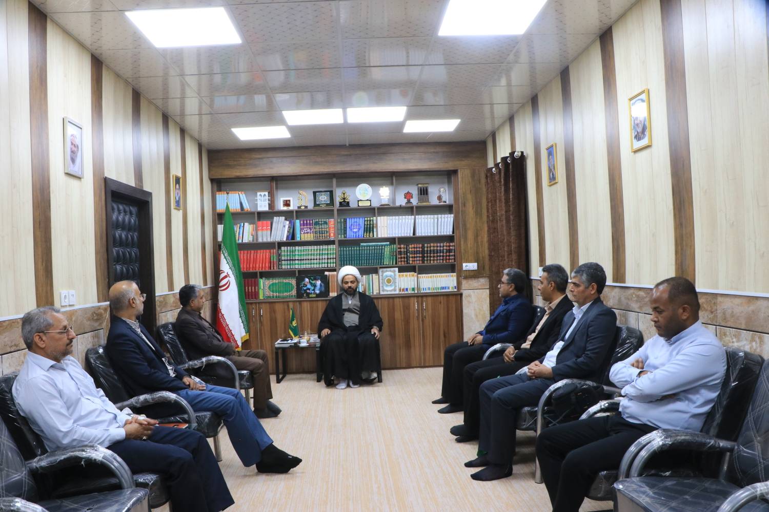 کتاب و مطالعه، زیربنای توسعه و پویایی جامعه است