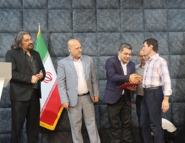 ویژه برنامه روز جهانی عصای سفید در کتابخانه مرکزی یزد برگزار شد