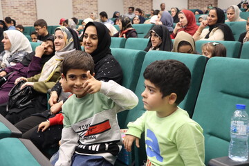 ویژه برنامه روز جهانی عصای سفید در کتابخانه مرکزی یزد برگزار شد