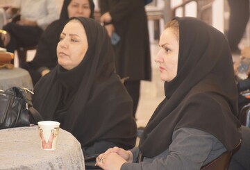 دیدار مدیرکل کتابخانه های عمومی فارس با کتابداران شیراز و زرقان