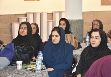 دیدار مدیرکل کتابخانه های عمومی فارس با کتابداران شیراز و زرقان